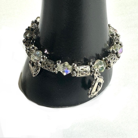 Heart Charm Stretch Bracelet Faceted Clear & Silver Tone Beads Sweet Cottagecore - Picture 1 of 8
